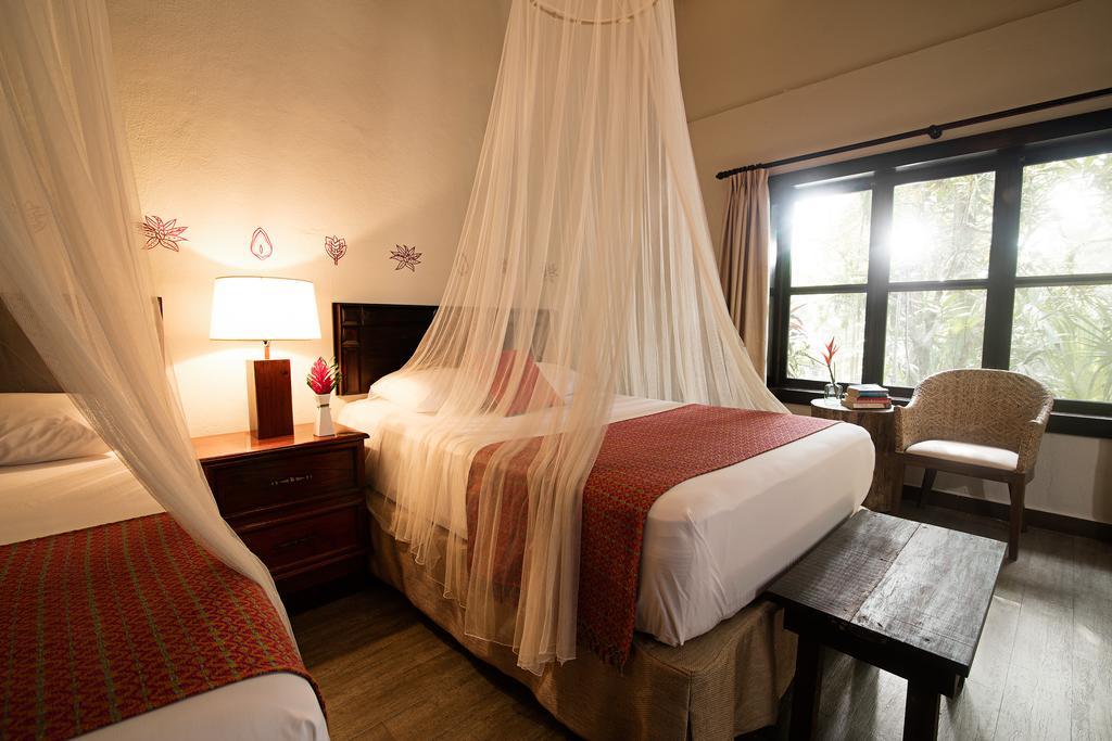 Hotel Jungle Lodge Tikal Bagian luar foto